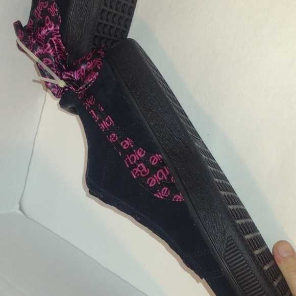 Barbie puma Collaboration shoes pink and black with a bow size 7 Barbiecore - Picture 5 of 12